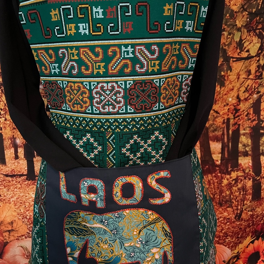 Aprons - Picture 3 of 16